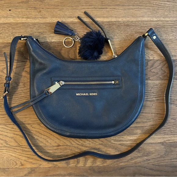 Michael Kors Rhea Blue Pebbled Leather Zipper Pocket Hobo Shoulder Bag crossbody - Picture 2 of 6